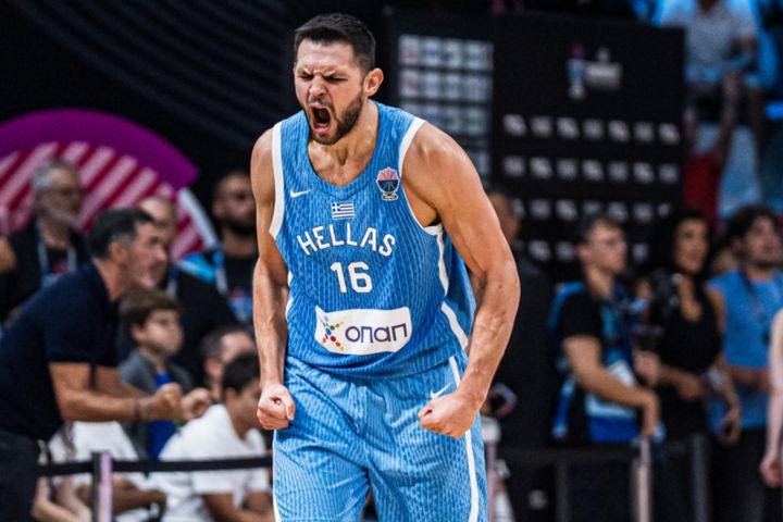 Ο Παπανικολάου 10ος σε συμμετοχές με τη φανέλα της Εθνικής