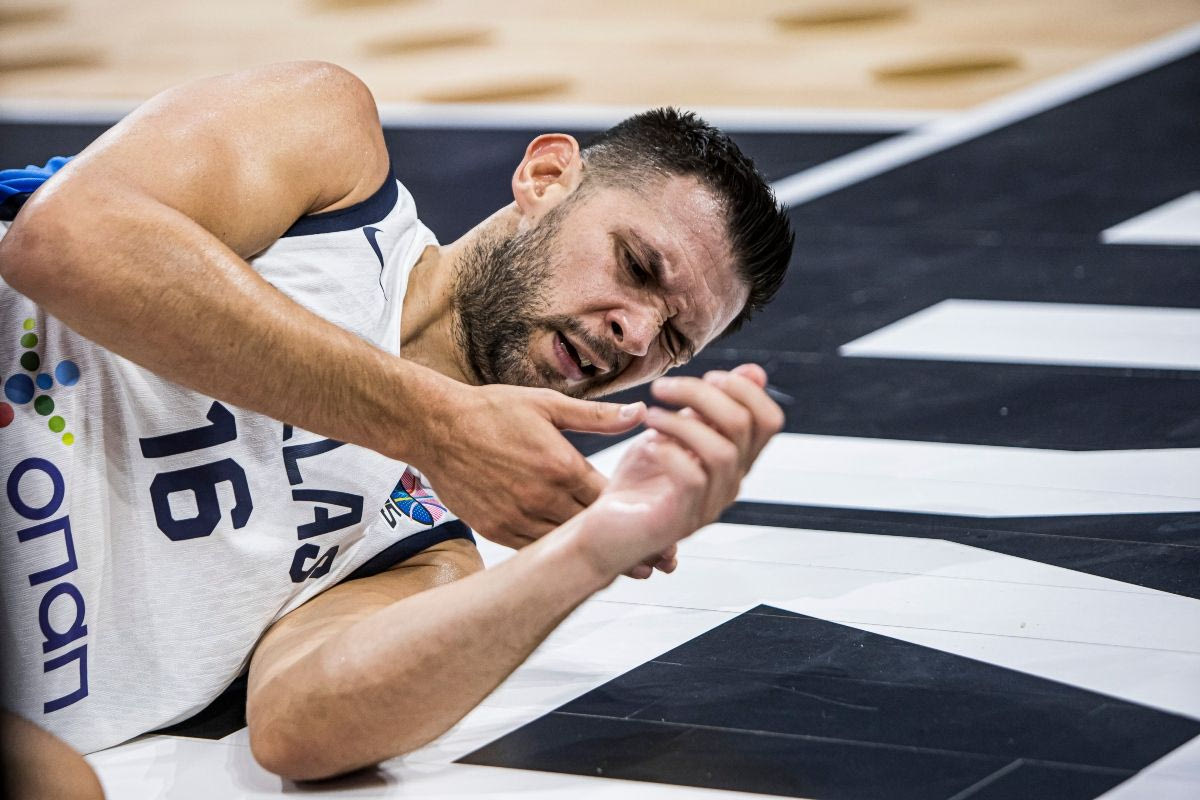 Κώστας Παπανικολάου