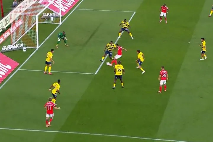 Ο Παυλίδης με πλασέ από κοντά ισοφάρισε σε 1-1 για την Μπενφίκα