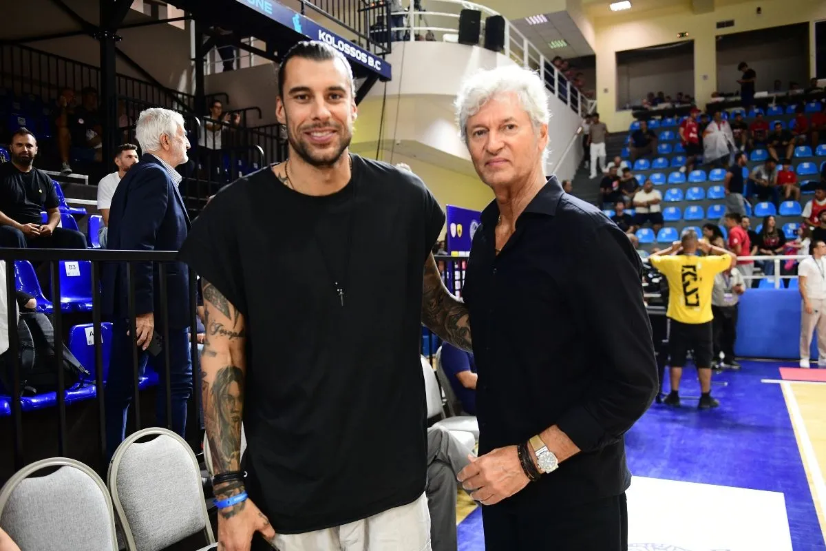 Ο Γιώργος Πρίντεζης με  τον Χάρη Παπαγεωργίου από τον Άρη 