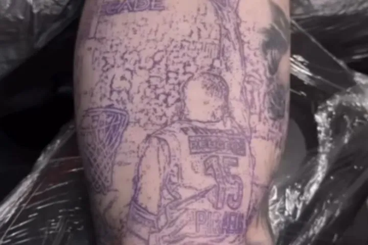 Η επική ατάκα του Πρίντεζη για το τατουάζ θαυμαστή του: “Γιατί να κουβαλάς τη μούτσουνα μου;”