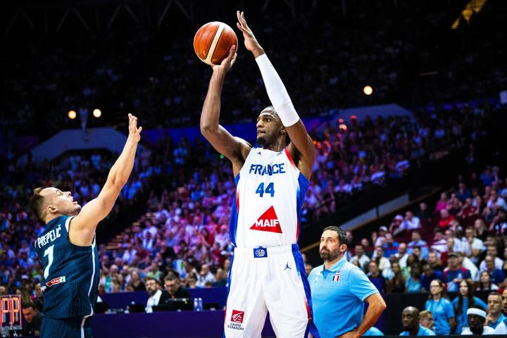 EuroBasket 2025, Γαλλία: Χάνει την υπόλοιπη διοργάνωση ο Σαρ, σύμφωνα με την Equipe