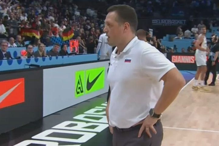 EuroBasket 2025, Γερμανία – Σλοβενία: Ο Σέκουλιτς κάλεσε τάιμ άουτ 3.9″ πριν το τέλος, αλλά απλά περιφερόταν στο παρκέ