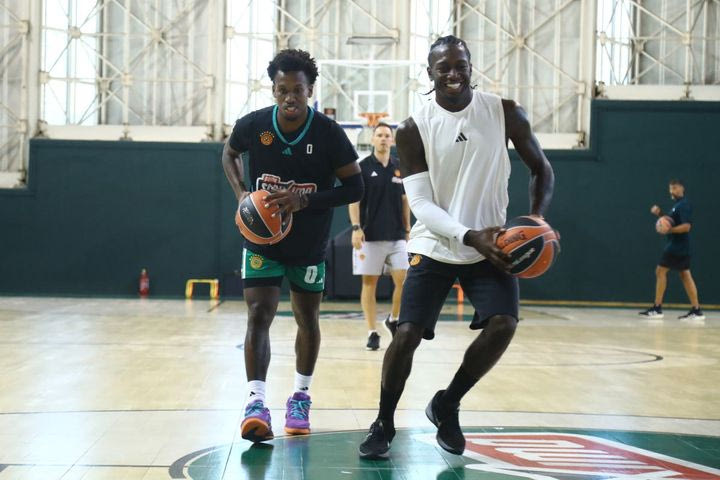 Τι Τζέι Σορτς και Κέντρικ Ναν