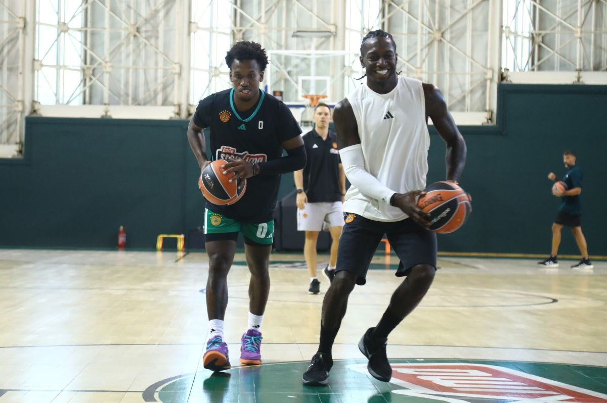 Τι Τζέι Σορτς και Κέντρικ Ναν