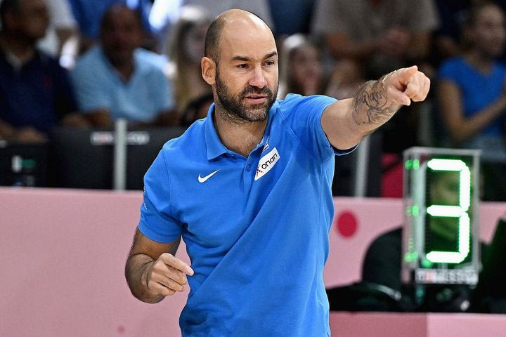 Ο ματιασμένος Γκάλης, οι νονοί του Γιαννάκη και ο οιωνός του Ζήση