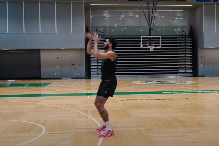 Ο Τζέισον Τέιτουμ επέστρεψε στο γήπεδο 19,5 εβδομάδες μετά τον σοκαριστικό τραυματισμό του