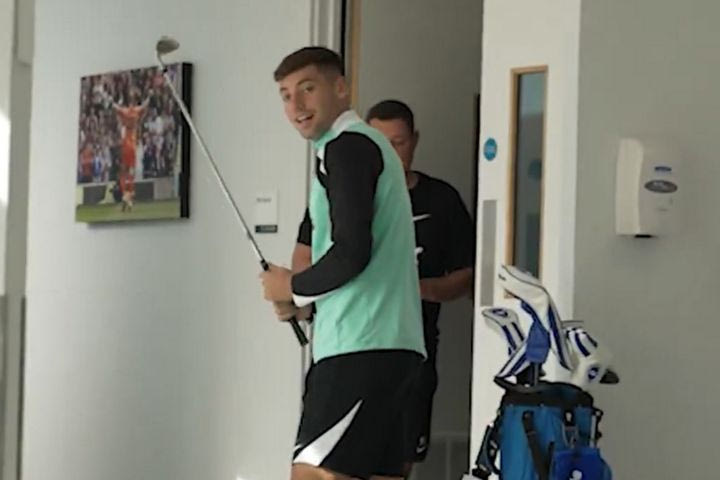 Μπράιτον: Ο Τζίμας έπαιξε μίνι γκολφ και έκανε θραύση