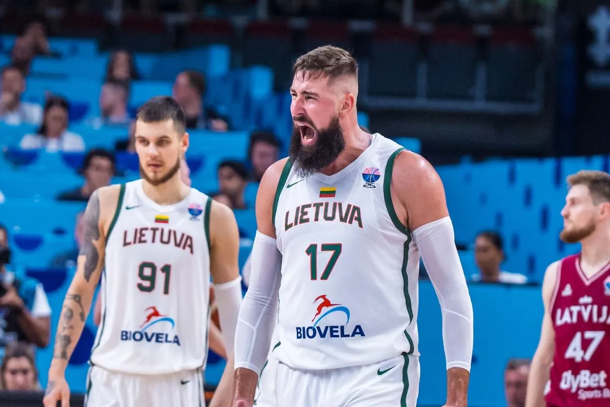 Γιόνας Βαλαντσιούνας