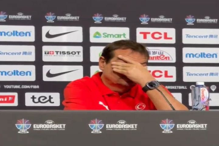 Απογοητευμένος ο Εργκίν Αταμάν: “Τρεις εβδομάδες μιλούσα πολύ στις συνεντεύξεις του EuroΒasket τώρα δεν υπάρχουν λόγια”