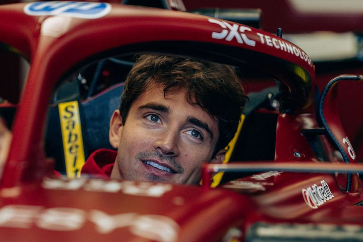 Λεκλέρ: “Θέλω να φέρω τη Ferrari ξανά στην κορυφή, ίσως ξεκινώντας ήδη από τη Σιγκαπούρη”