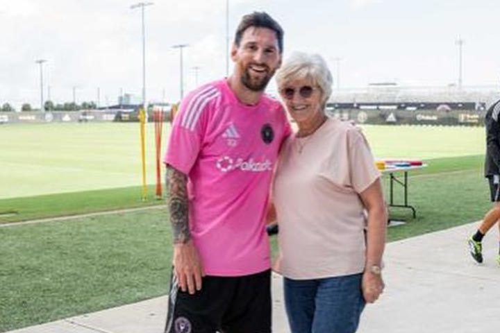 Όταν η μαμά του Μπέκαμ συνάντησε τον Μέσι