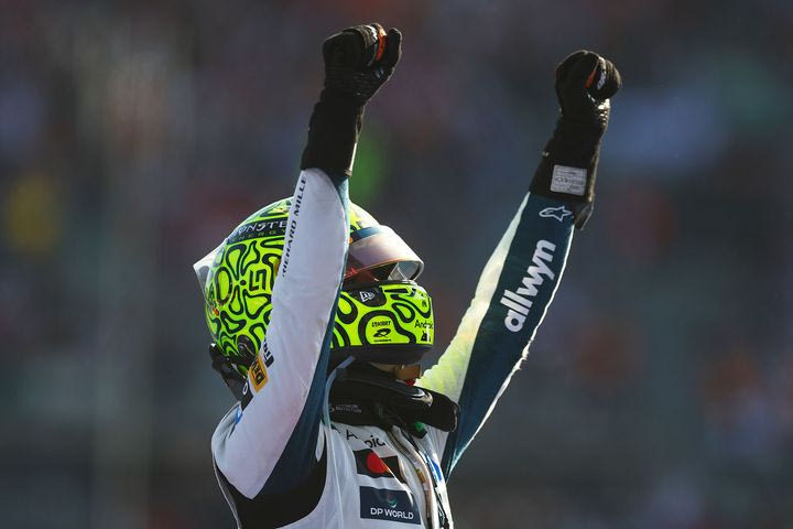 Ασύλληπτος στο Μεξικό ο Νόρις, γύρισε στις νίκες -και στην κορυφή του πρωταθλήματος