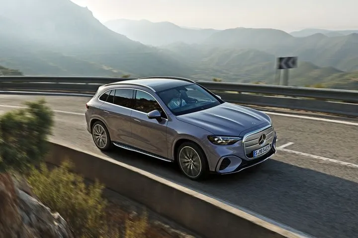 Η Mercedes-Benz είναι η πρώτη αυτοκινητοβιομηχανία που υποστηρίζει τον ανανεώσιμο άνθρακα