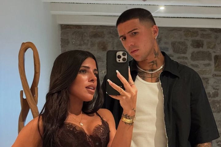 Έντσο Φερνάντες: Η φημολογούμενη διαμάχη της Βαλεντίνα Σερβάντες με την Γουάντα Νάρα για χάρη του