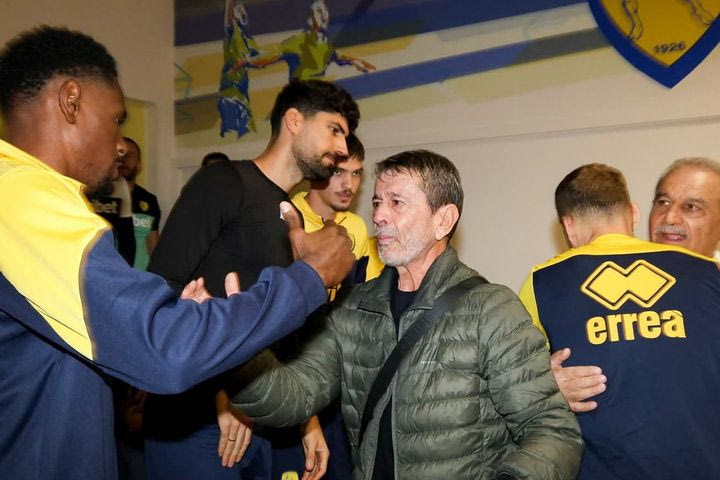Παναιτωλικός: Η συγκινητική ομιλία του Πετράκη στους παίκτες των Αγρινιωτών: “Εύχομαι τα καλύτερα σε όλους, πιστεύω πάρα πολύ σε εσάς”