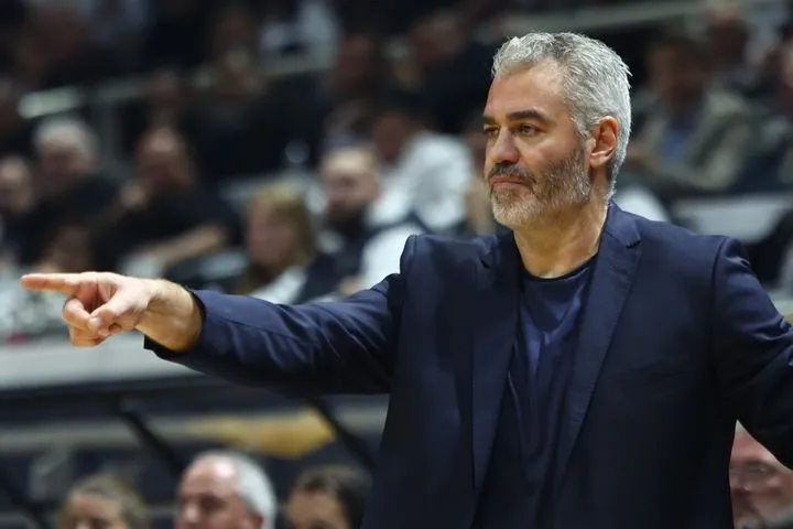 Ξέσπασμα Σιγάλα: “Δυστυχώς δεν παίζουμε εμείς, οι προπονητές, παίζουν οι παίκτες και πρέπει να εμφανίζονται”