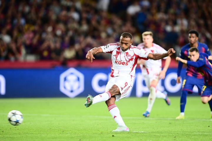 Κρύο αίμα ο Ελ Κααμπί, 2-1 με εύστοχη εκτέλεση πέναλτι και ξανά στο παιχνίδι ο Ολυμπιακός