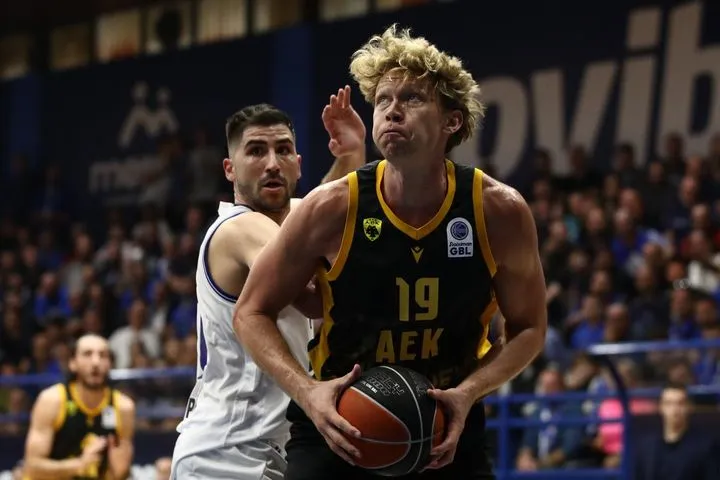 Ηρακλής – ΑΕΚ 61-82: Περίπατο στο Ιβανώφειο οι κιτρινόμαυροι, συνεχίζουν αήττητοι στη Stoiximan GBL