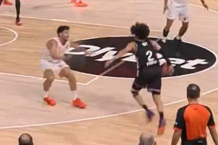 Του έσπασε τον αστράγαλο: Ο Χίφι σώριασε τον Γκινάτ, διάστρεμμα ο παίκτης της Χάποελ