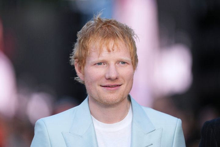 Ο Ed Sheeran προστέθηκε στο ρόστερ της Μπαρτσελόνα λίγο πριν το clasico