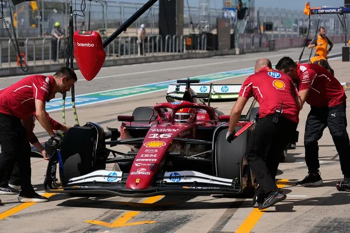 Αγώνας δρόμου στη Ferrari για το κιβώτιο του Λεκλέρ στο Τέξας, αλλά δεν κινδυνεύει με ποινή