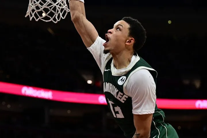 Μπακς – Γουόριορς 120-110: Νέος θρίαμβος για το Μιλγουόκι, που πάτησε το Γκόλντεν Στέιτ χωρίς Αντετοκούνμπο