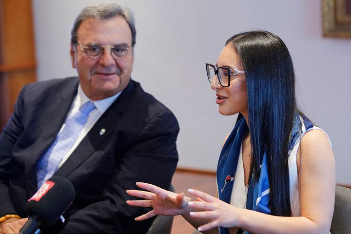 Με την Κλαυδία να τραγουδά την Αστερομάτα η Τελετή Παράδοσης της Ολυμπιακής Φλόγας