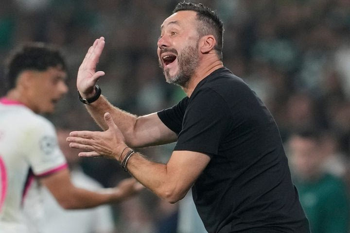 Ντε Τζέρμπι: “Με 11 εναντίον 11 υπήρχε μόνο η Μαρσέιγ στο γήπεδο, δεν μου άρεσε καθόλου η διαιτησία με την Σπόρτινγκ”