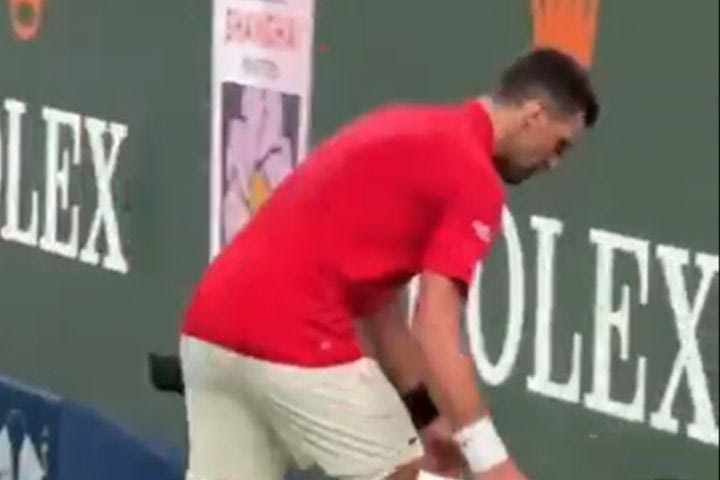 Ο Νόβακ Τζόκοβιτς έκανε εμετό λόγω των ακραίων συνθηκών στο Shanghai Masters