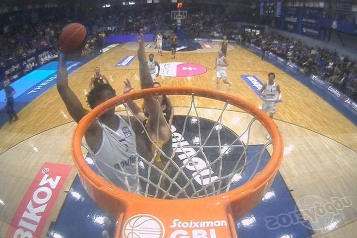 Ο Κρις Σμιθ του Ηρακλή έβαλε τον Κατσίβελη σε poster με τρομερό τόμαχοκ κάρφωμα