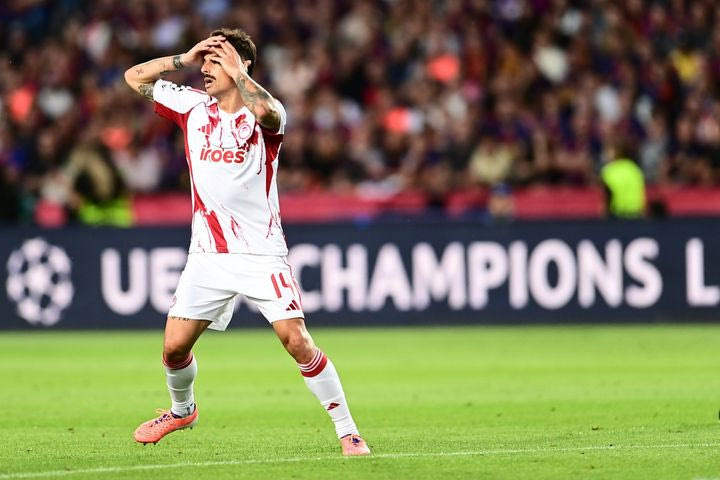 Νέα καλή στιγμή για τον Ολυμπιακό: Ο Γκαρθία σούταρε και ο Κασαδό έστειλε με κόντρα την μπάλα σε κόρνερ