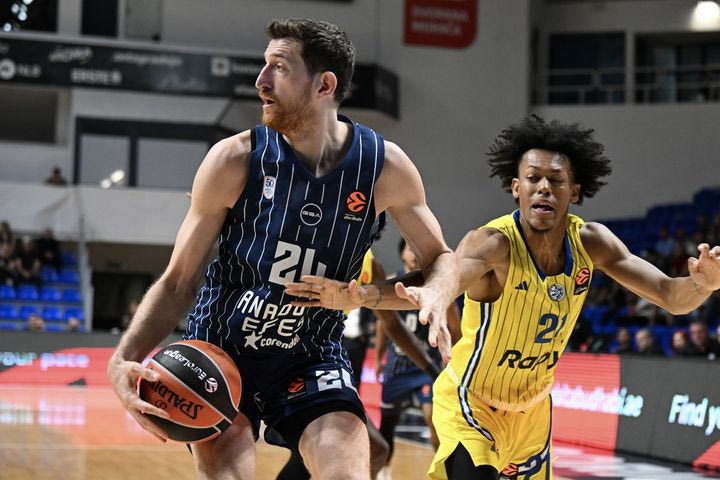 Τα highlights από τη νίκη της Εφές κόντρα στη Μακάμπι στην πρεμιέρα της EuroLeague