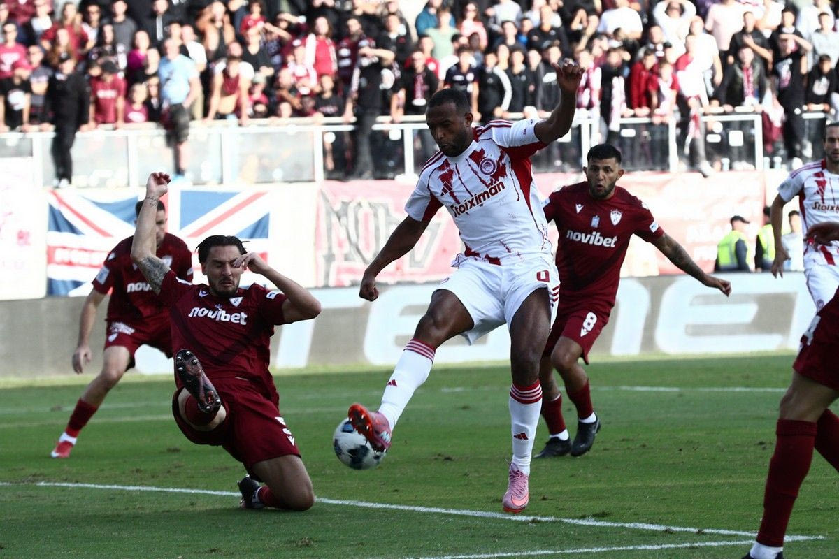 Ο Ελ Κααμπί με μαγικό τακουνάκι έκανε το 1-0 για τον Ολυμπιακό στο πρώτο λεπτό, εξαιρετική συνεργασία από Ποντένσε και Ορτέγκα