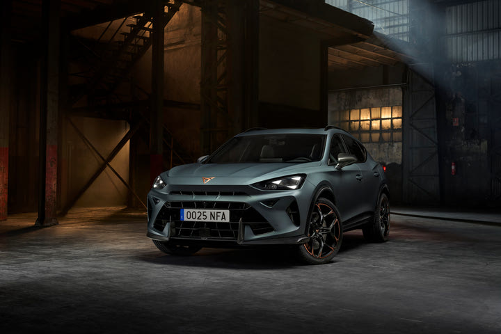 O turbo 5κύλινδρος με 390 ίππους “αναπνέει” κάτω από το καπό του δημοφιλέστερου SUV της Cupra σε περιορισμένη παραγωγή