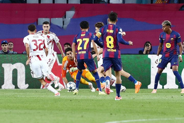 Ολιγωρία στην άμυνα του Ολυμπιακού, ο Φερμίν Λόπεθ με πλασέ άνοιξε το σκορ για την Μπαρτσελόνα