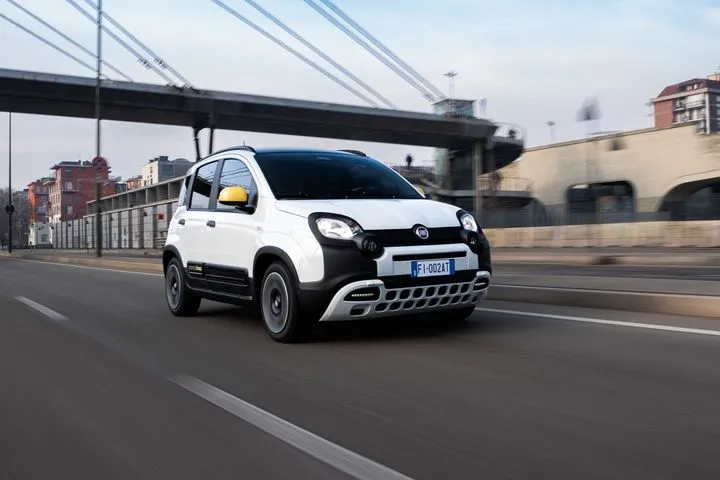 Το νέο Fiat Pandina με τιμή από 15.490 ευρώ και πλούσιο εξοπλισμό, είναι διαθέσιμο για παραγγελίες