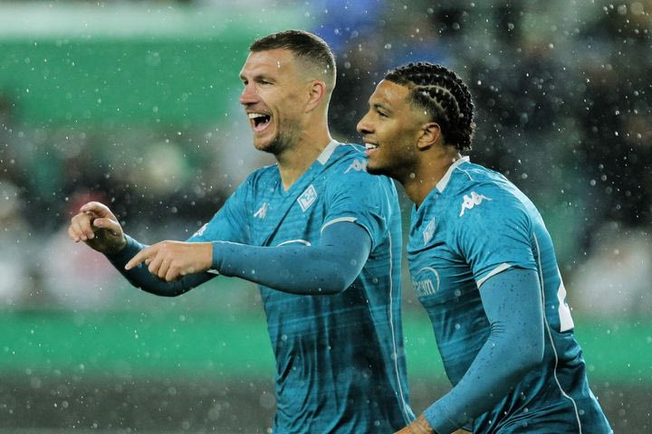 Conference League: Άνετα το 2 στα 2 η Φιορεντίνα, που πέρασε με τριάρα από την έδρα της Ραπίντ, πρώτος βαθμός για την Ομόνοια