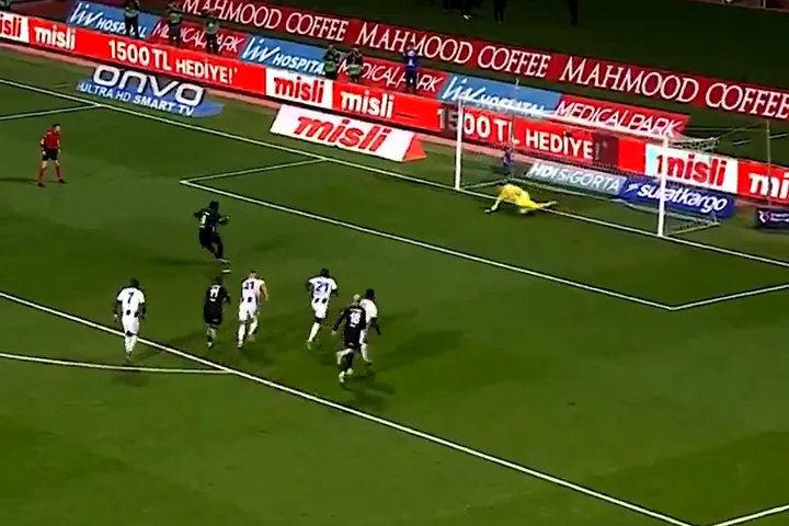 Ανδρέας Γιαννιώτης: Τοίχος απέναντι στη Μπεσίκτας, κράτησε την Κασίμπασα όρθια, πιάνοντας πέναλτι