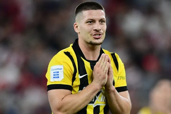 Οι 0/10 εναέριες μονομαχίες του Γιόβιτς και το απίθανο 4/6 του Ολυμπιακού στα καρέ του Στρακόσα που εξηγούν την επικράτησή του