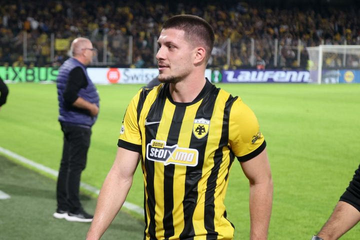 ΑΕΚ: Χτύπησε στον αγκώνα ο Γιόβιτς, θα εκτιμηθεί την Παρασκευή η κατάστασή του