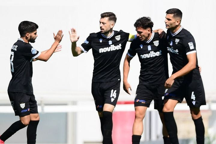 Καλαμάτα – Ελλάς Σύρου 2-0: Με Παμλίδη και Τσέλιο έμειναν στην κορυφή