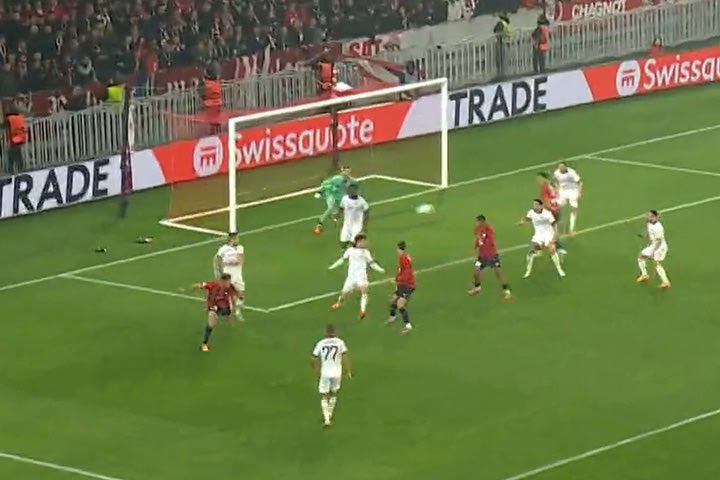 Σε απόσταση ενός γκολ η διαφορά: Η Λιλ μείωσε με τον Ιγκαμάνε σε 2-3, βάζοντας δύσκολα στον ΠΑΟΚ