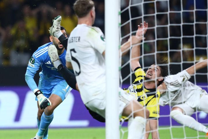 Δοκάρι ο Πιερό και τρομερό γυριστό από τον Μαρίν για το 4-0 της ΑΕΚ