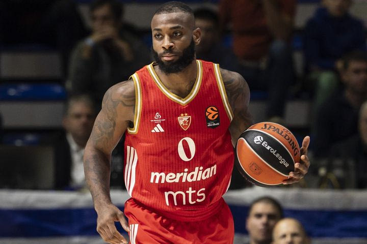 Μίλερ-ΜακΙντάιρ και Ιζούντου υπέγραψαν την 6η συνεχόμενη νίκη του Ερυρθού Αστέρα, που λύγισε και τη Μακάμπι