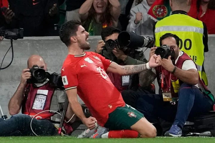 Προκριματικά Μουντιάλ 2026: Ο Νέβες λύτρωσε την Πορτογαλία στο 90+1′, η Τουρκία ισοπέδωσε με εξάρα τη Βουλγαρία, νίκες για Ιταλία και Ισπανία