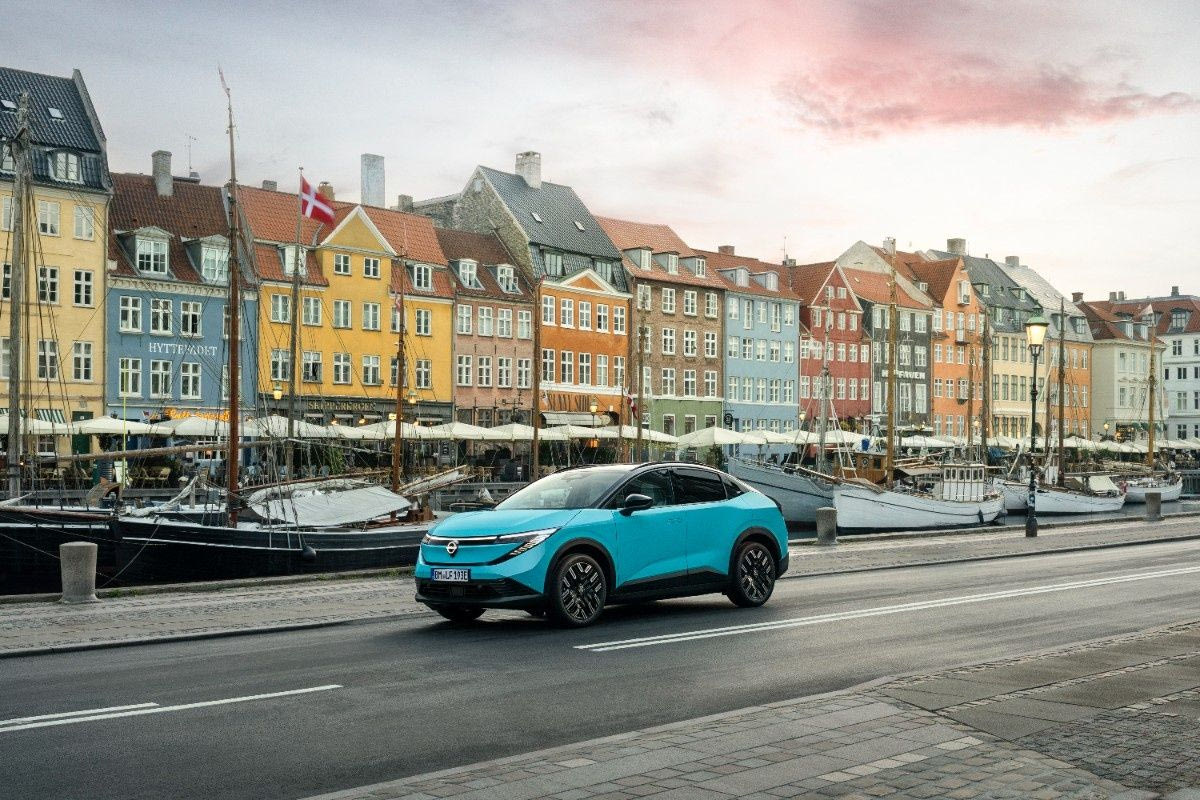 Η Τεχνητή Νοημοσύνη θα μειώσει στο μισό το χρόνο εξέλιξης νέων μοντέλων της Nissan