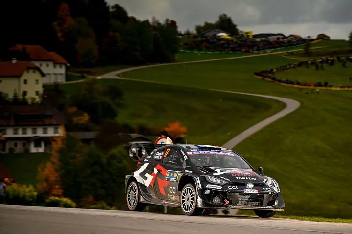 Μονομαχία στα δέκατα των Οζιέ-Ροβάνπερα την πρώτη μέρα του Ράλι Κεντρικής Ευρώπης