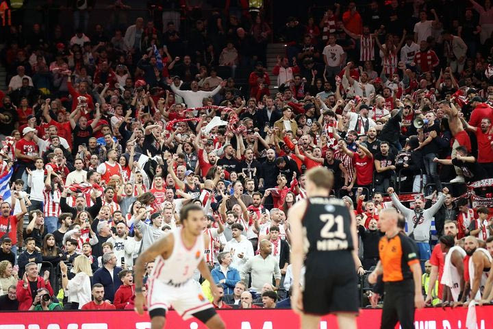 Μαγικό VIDEO: Η αποθέωση των παικτών του Ολυμπιακού από 3.000 φιλάθλους στο SAP Garden