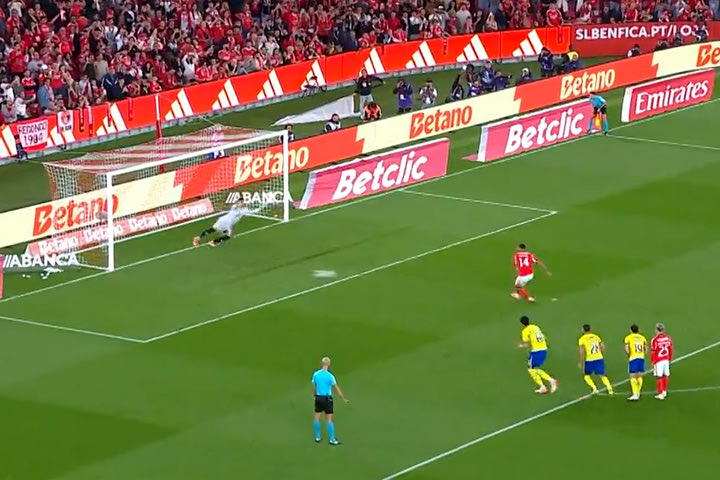 Ο Παυλίδης ανοίγει τον δρόμο προς τη νίκη: Με πέναλτι έκανε το 1-0 για την Μπενφίκα απέναντι στην Αρούκα